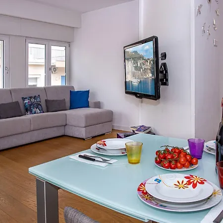 Maya Penthouse - Center شقة *